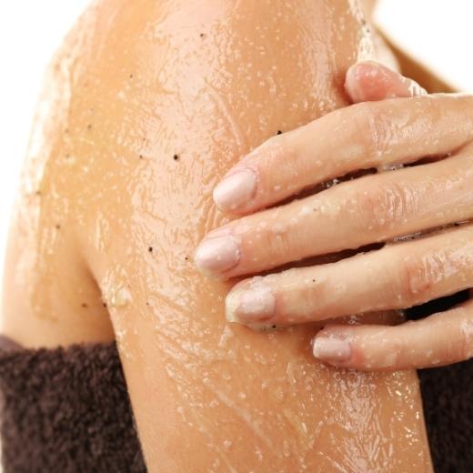 Body Scrubs vs. Dry Brushing: Your Home Exfoliation Guide