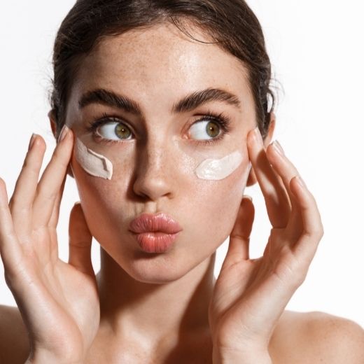 Enlarged Pores: Why You Have Them and How To Get Rid of Them