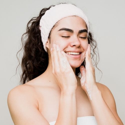 How to Prep Your Face for a Self-Tan