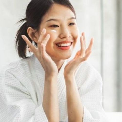 The Ultimate Guide: Taking Care of Your Skin in Your 20s