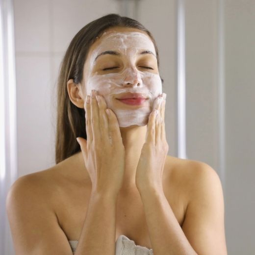 4 Signs You're Using The Wrong Facial Cleanser