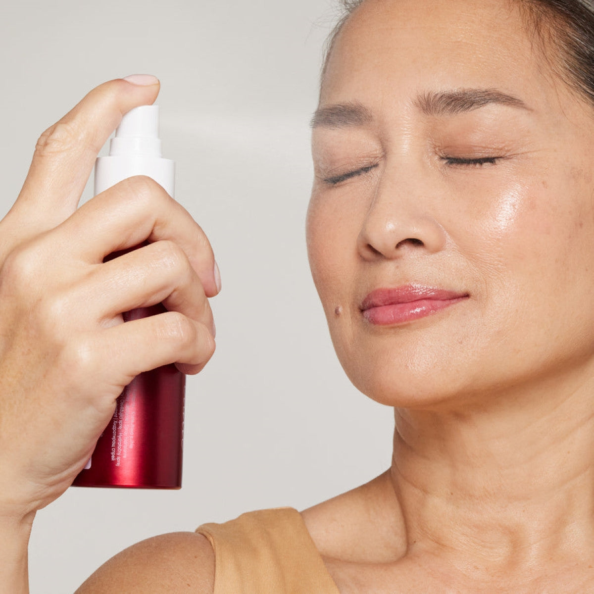 Jane Iredale Pommisst™ Hydration Spray 3.04 fl oz - SkinElite - lifestyle
