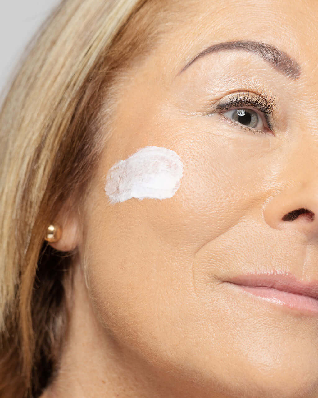 Vivier Retinol 0.5% 1 fl oz - SkinElite - lifestyle
