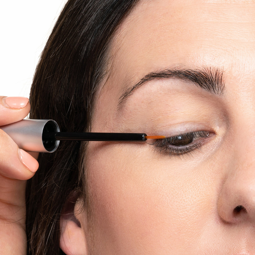 Obagi Nu-Cil Eyelash Enhancing Serum Application