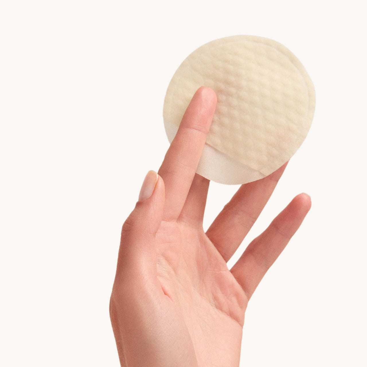 goop beauty GoopGlow 15% Glycolic Acid Overnight Glow Peel - 4 peels - Skin Elite - pad in hand