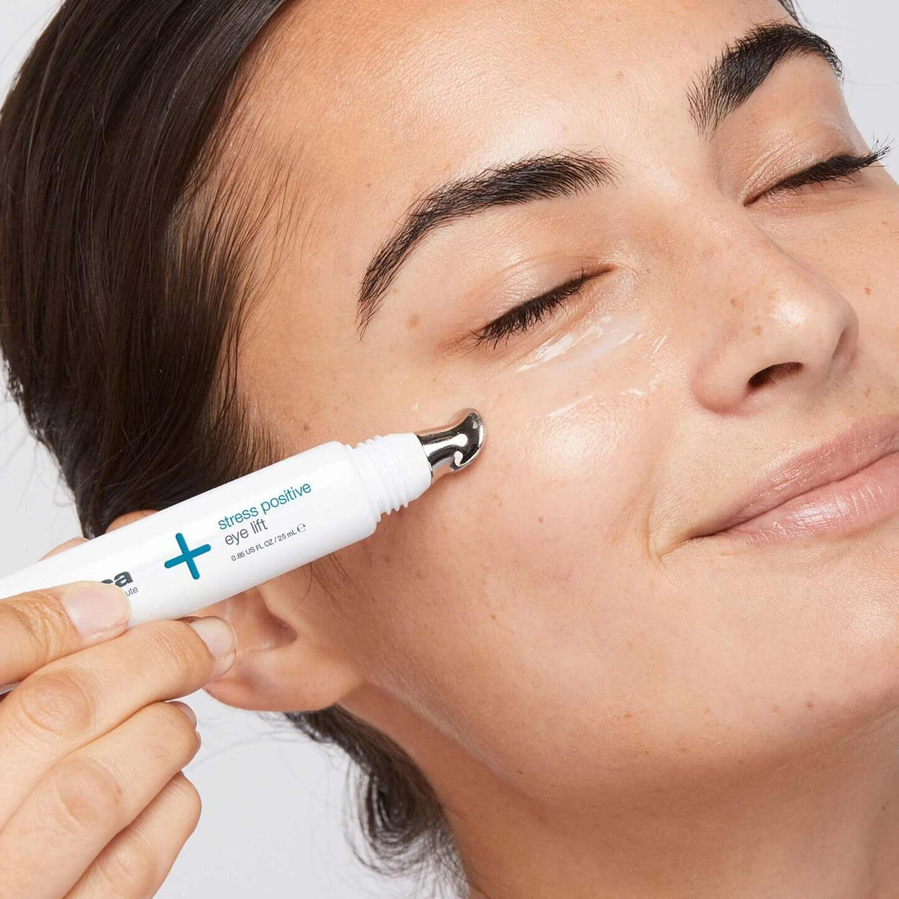 Dermalogica Stress Positive Eye Lift Mask 0.85 oz - SkinElite - lifestyle
