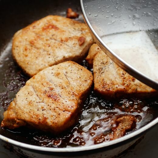 Oily Foods and Acne Breakouts