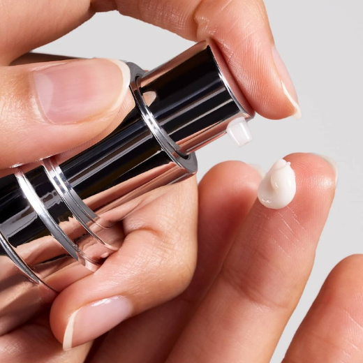 Image of iS Clinical Daily Dynamic Hydrator being applied on the finger